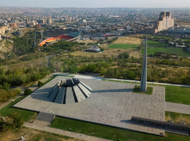 Цицернакаберд - Мемориал памяти жертв Геноцида армян в Ереване