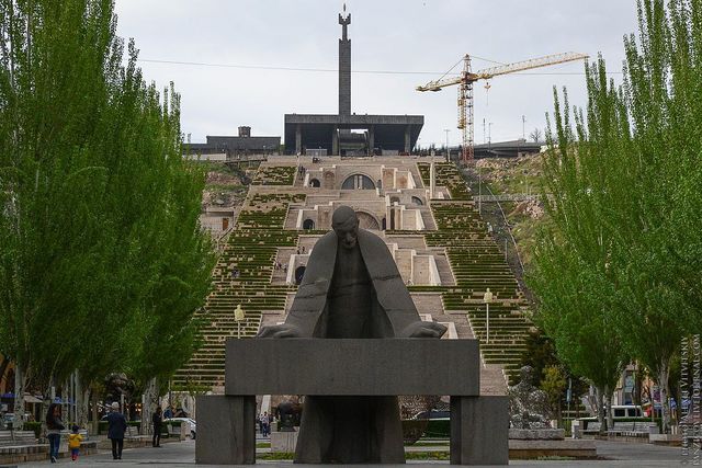 Ереван памятник Таманяну