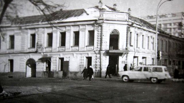Магазин Петроса Галаджиянца перед сносом Магазин Петроса Галаджиянца перед сносом