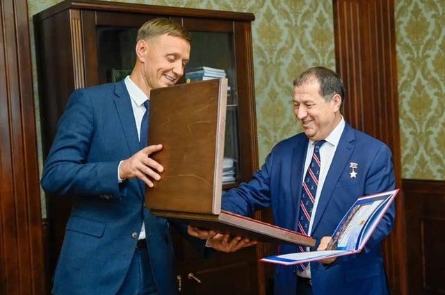 Владимир Мхитарян