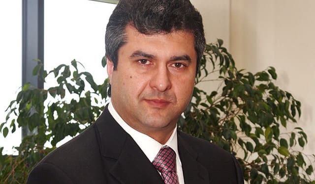 Олег Мкртчан