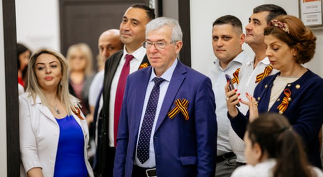 Роберт Галустов